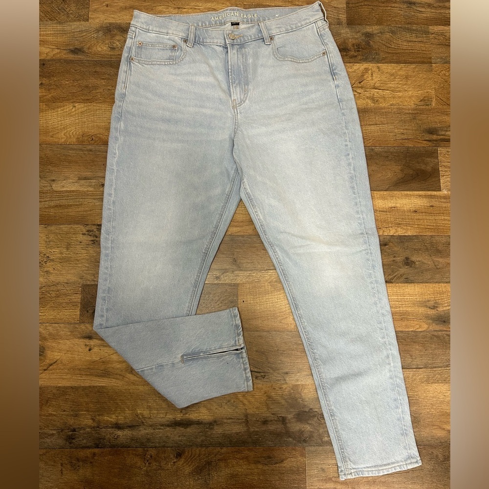 American Eagle Outfitters Light Wash Skinny Jeans